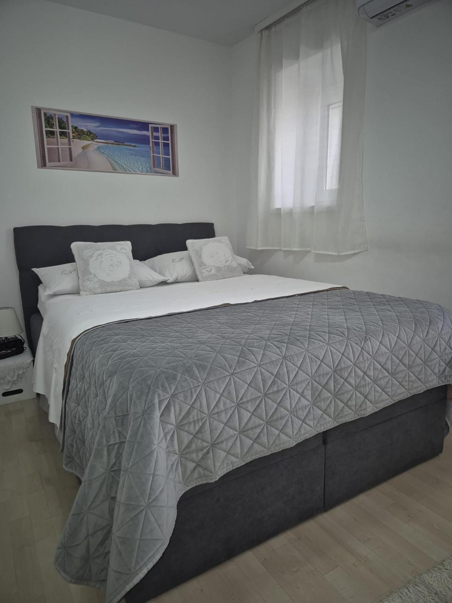 Near The Center Apartma *
